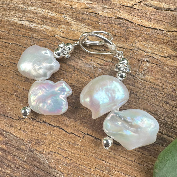 E0646   Flower Pearl Earrings.
