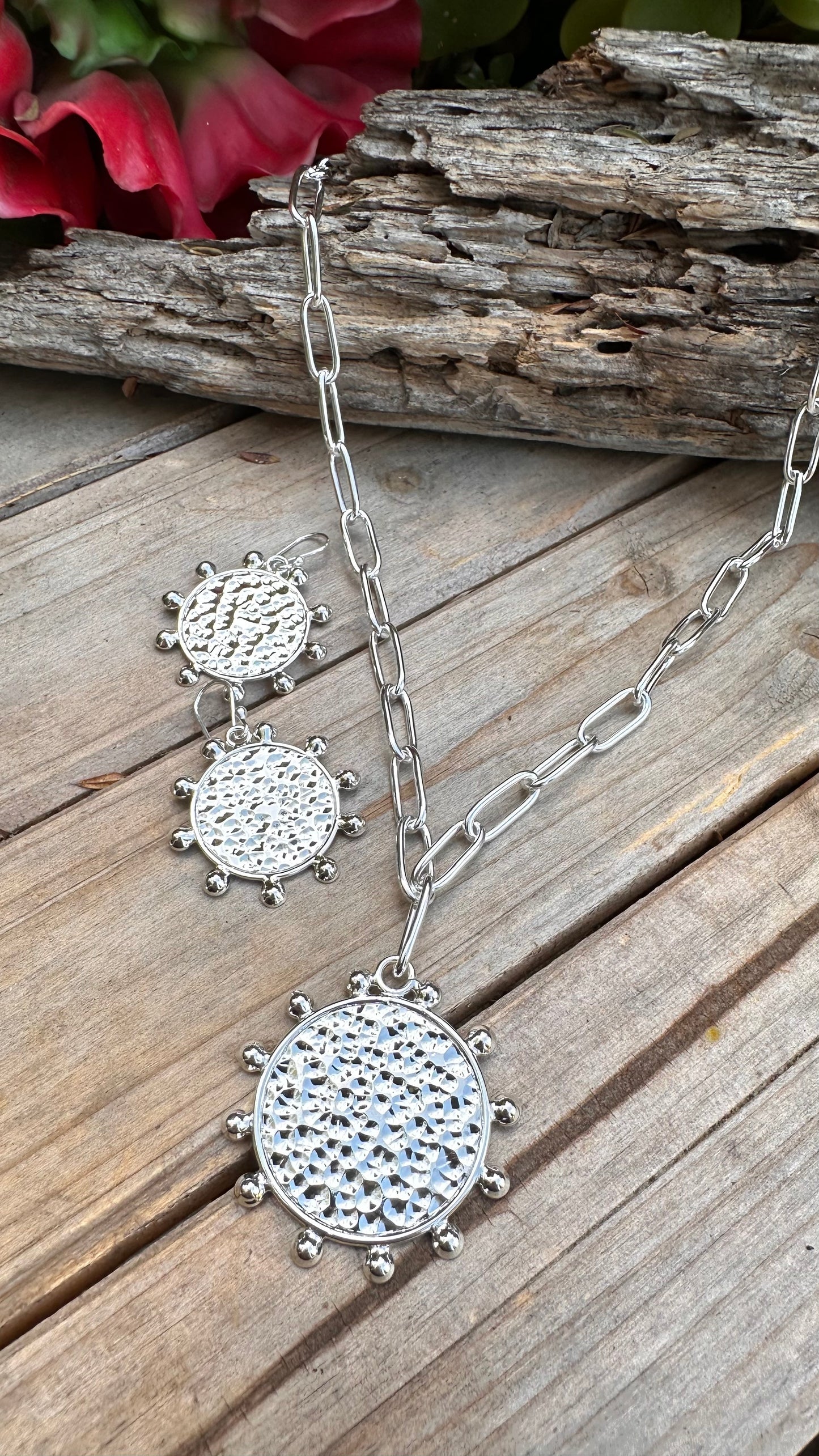 E0689 1.6” Taxco Sun Hammered Earrings