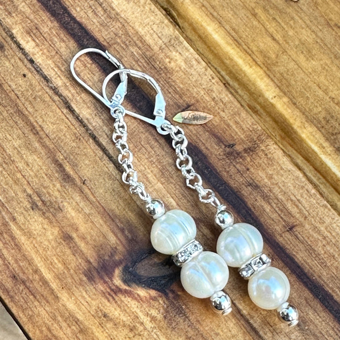 E0650 Pearl Drop Earrings (2”)