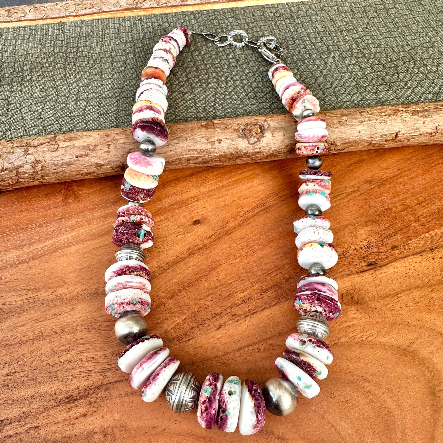 Natural Spiny Oyster  Navajo Pearl Necklace (19"-22")