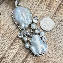 Load image into Gallery viewer, Mermaids Baroque Pearls 3” Necklace
