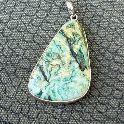 Sale - 2" Muscovite Sterling Silver Pendant Necklace (18")