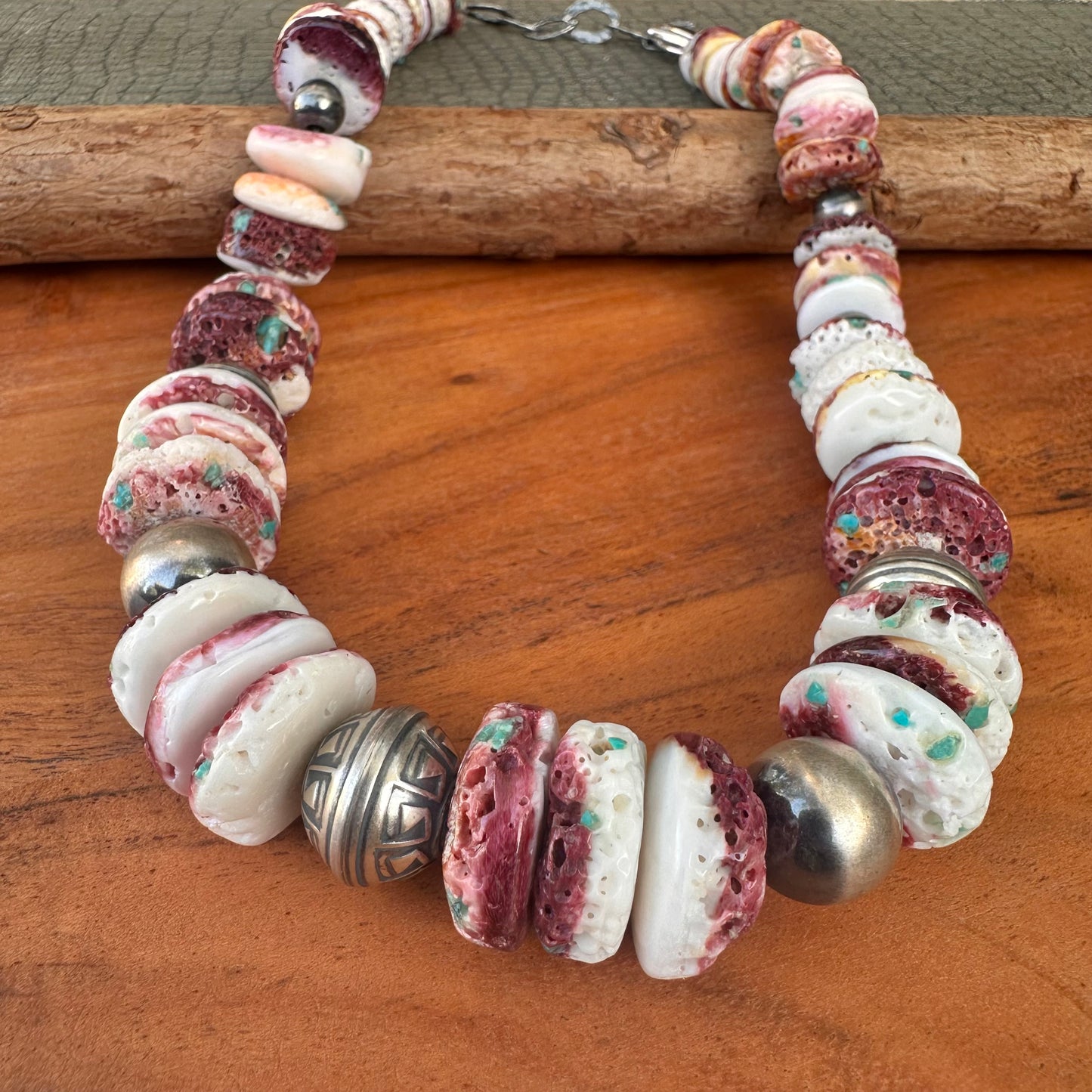 Natural Spiny Oyster  Navajo Pearl Necklace (19"-22")