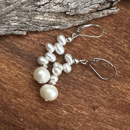 E0725  Pearl Earrings (1.7”)