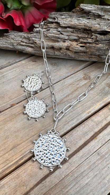E0689 1.6” Taxco Sun Hammered Earrings