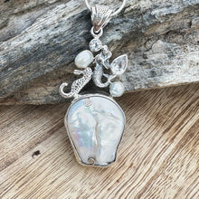 Load image into Gallery viewer, Mermaid Seahorse Baroque Pearls 2.5” Necklace
