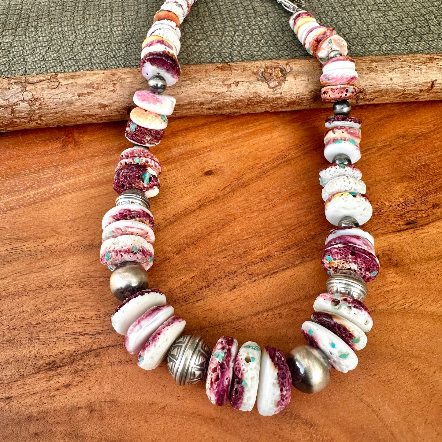 Natural Spiny Oyster  Navajo Pearl Necklace (19"-22")