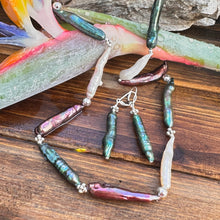 Load image into Gallery viewer, Linear Pearl Necklace (18”-20”)

